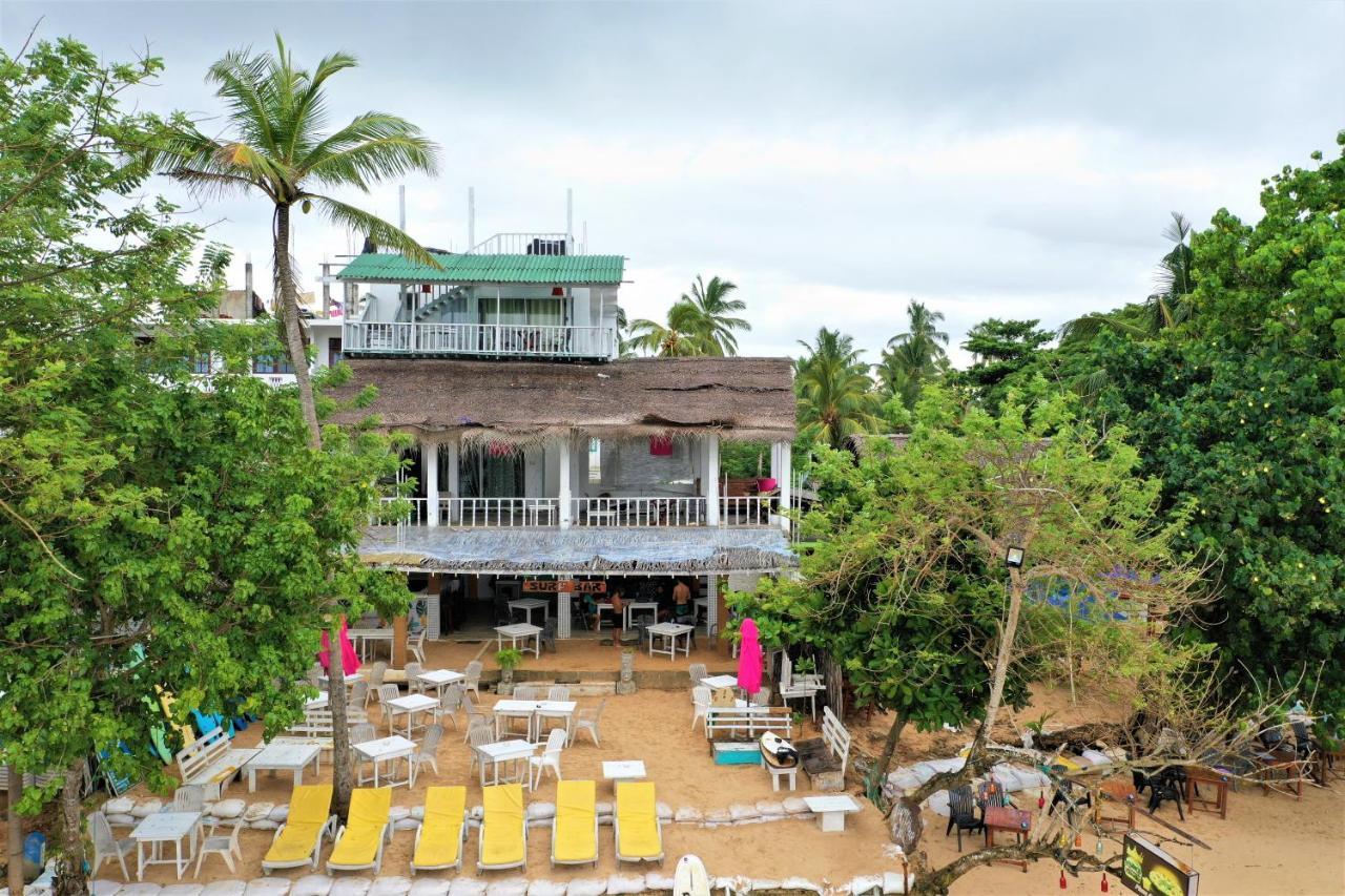 Surf Bar Mirissa Hotell Exteriör bild