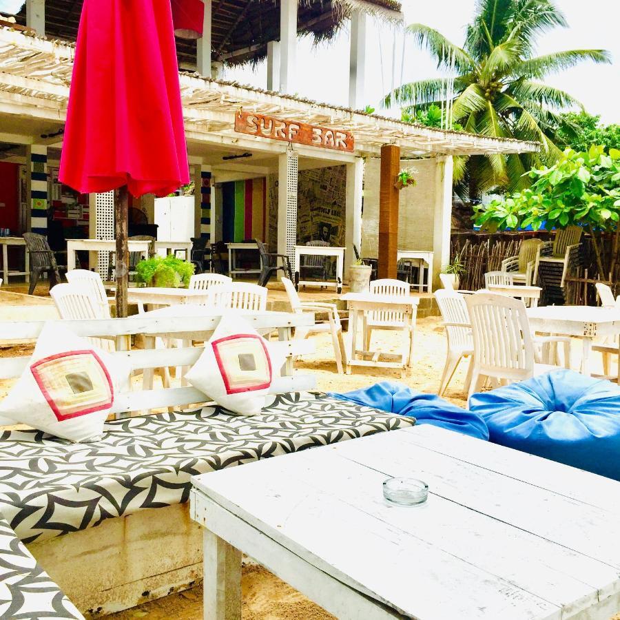 Surf Bar Mirissa Hotell Exteriör bild